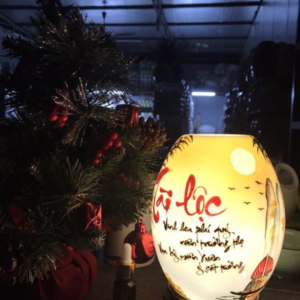 Đèn bát tràng trứng - Tài Lộc